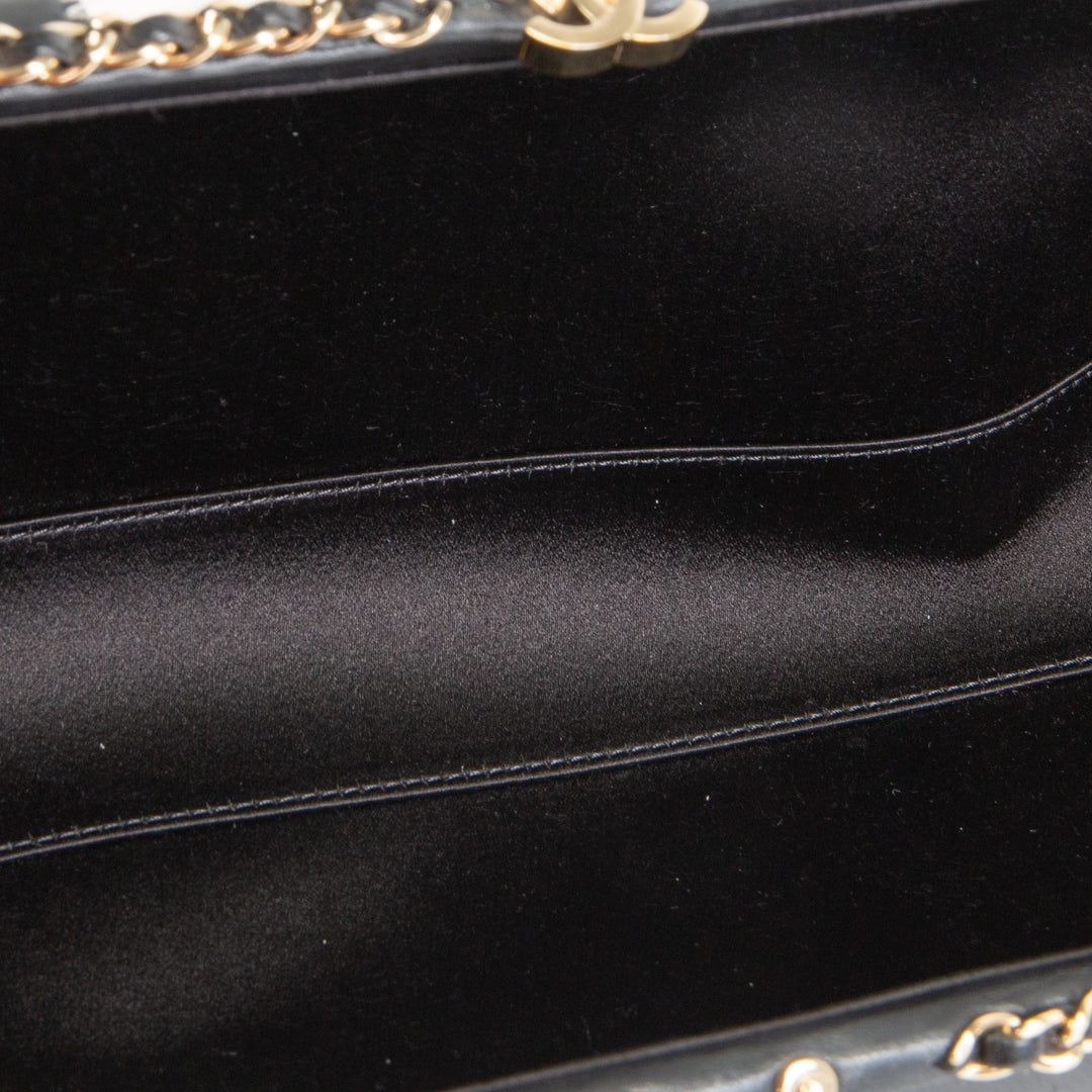 CHANEL Lambskin Logo Clutch On Chain - Black/White