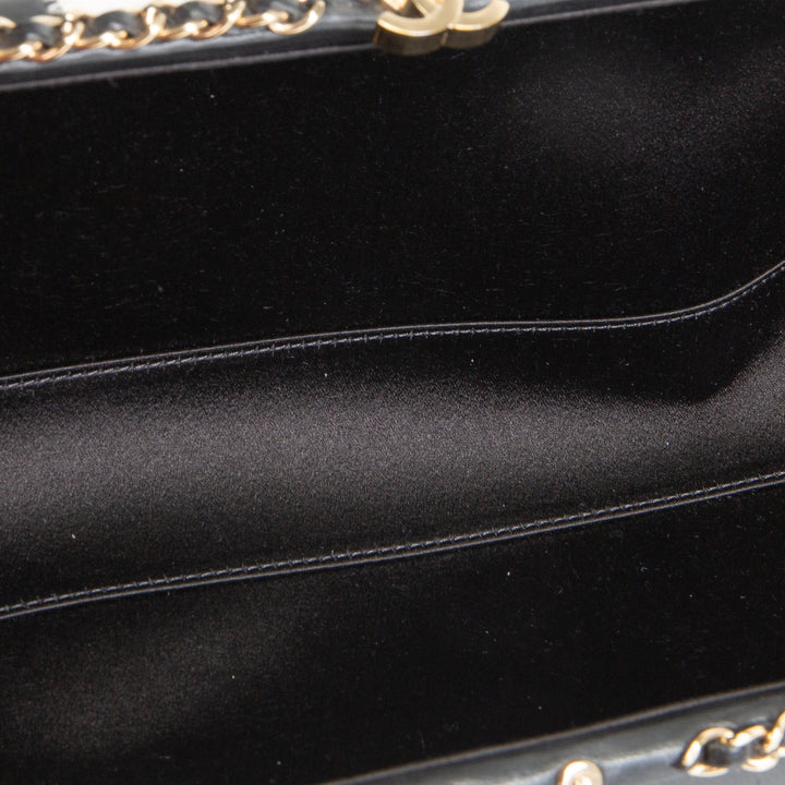 CHANEL Lambskin Logo Clutch On Chain - Black/White