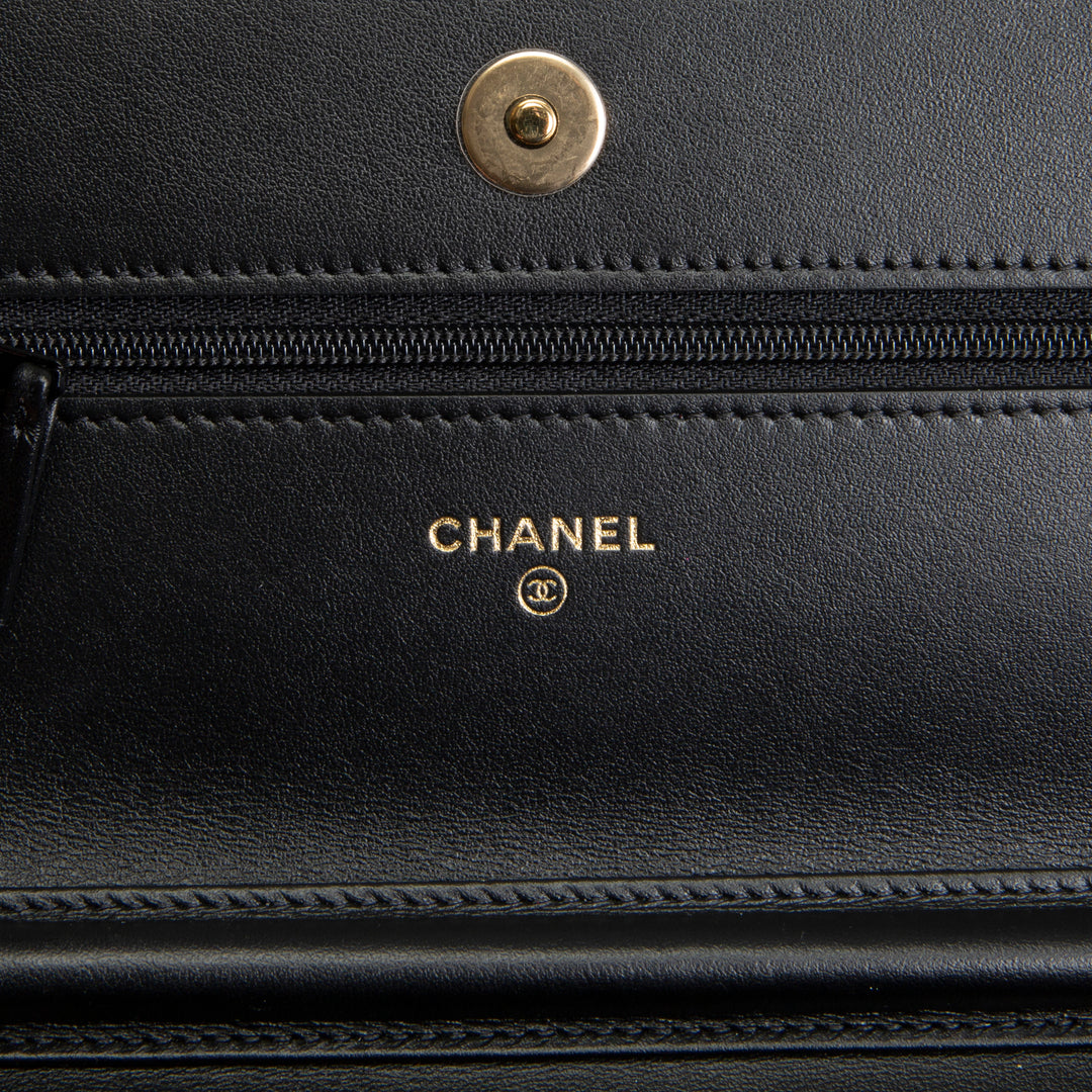 CHANEL CC Shiny Aged Calfskin Wallet On Chain
