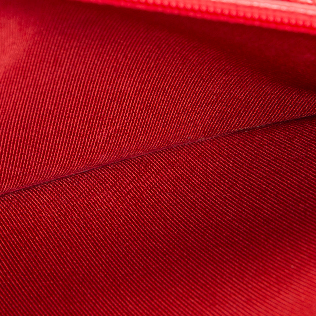 CHANEL Caviar Classic Wallet On Chain - Red