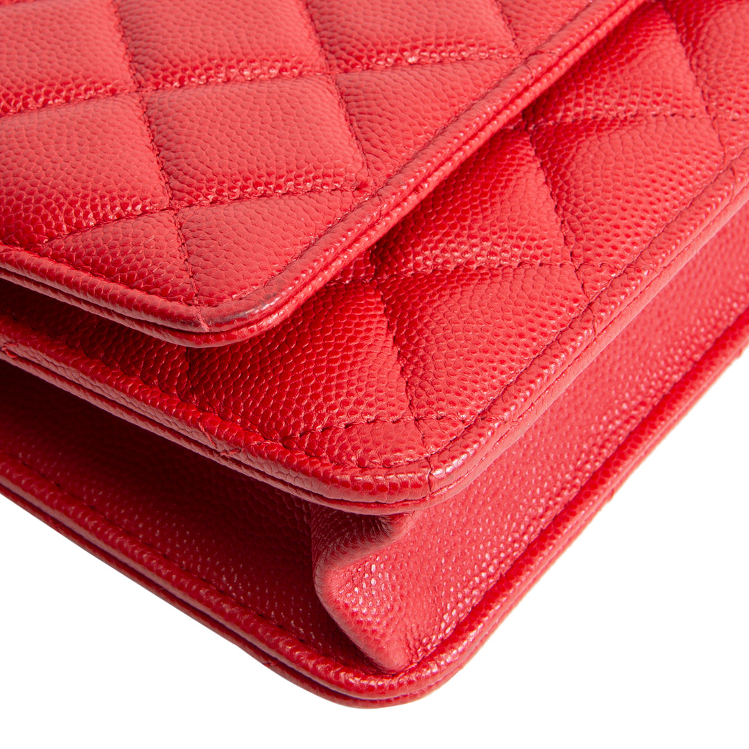 CHANEL Caviar Classic Wallet On Chain - Red