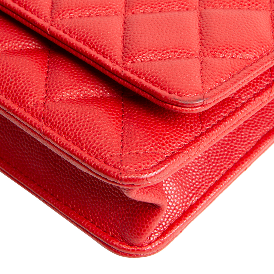 CHANEL Caviar Classic Wallet On Chain - Red