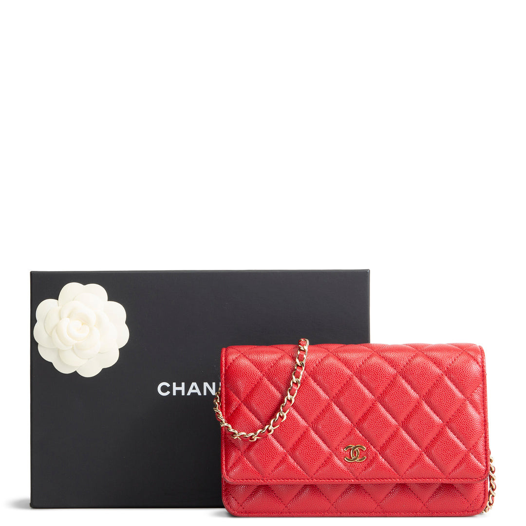 CHANEL Caviar Classic Wallet On Chain - Red