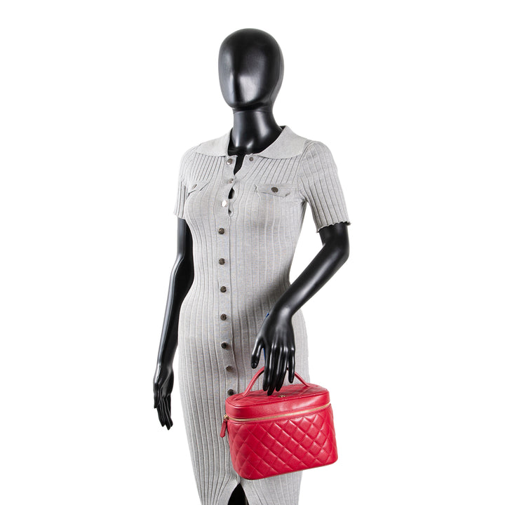 CHANEL Caviar Quilted CC Vanity Case - Raspberry Red