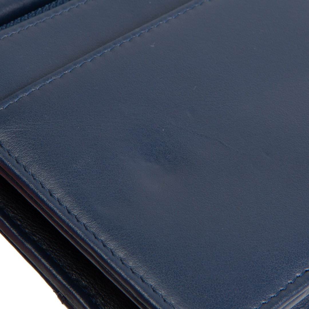 CHANEL Quilted Gabrielle Wallet On Chain - Navy
