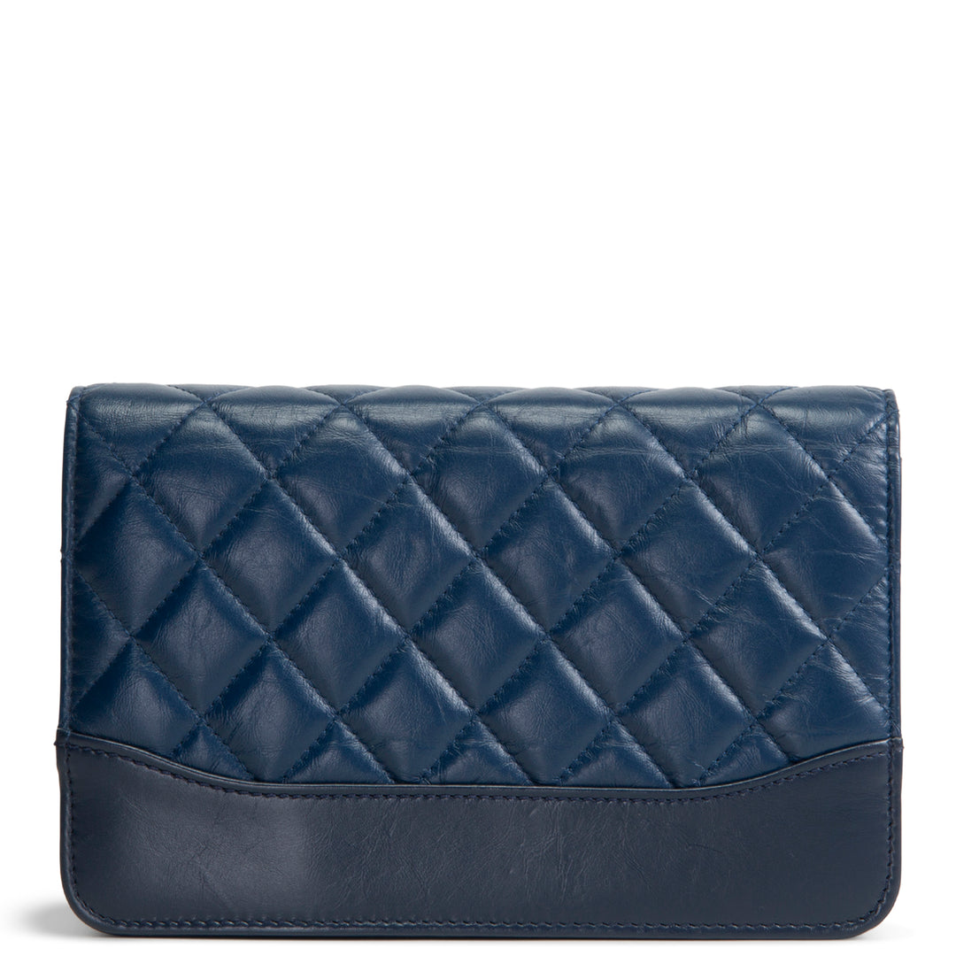CHANEL Quilted Gabrielle Wallet On Chain - Navy