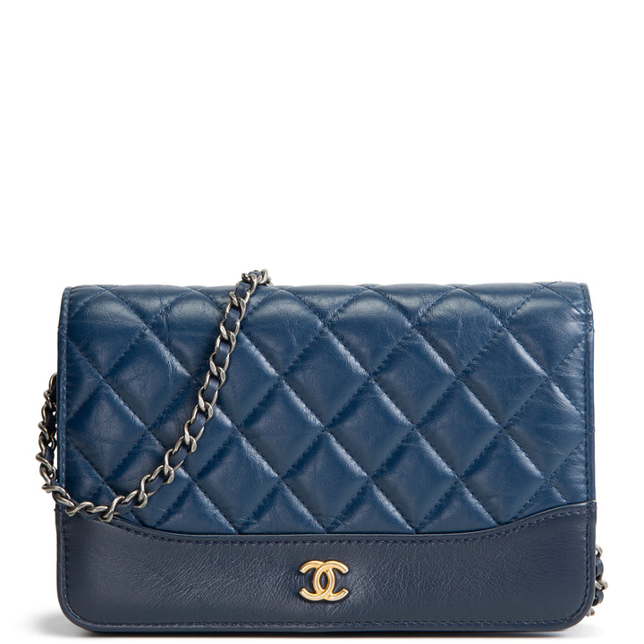 CHANEL Quilted Gabrielle Wallet On Chain - Navy