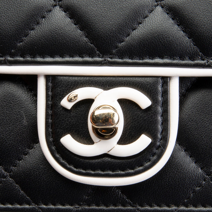 CHANEL Quilted Wallet On Chain - Black