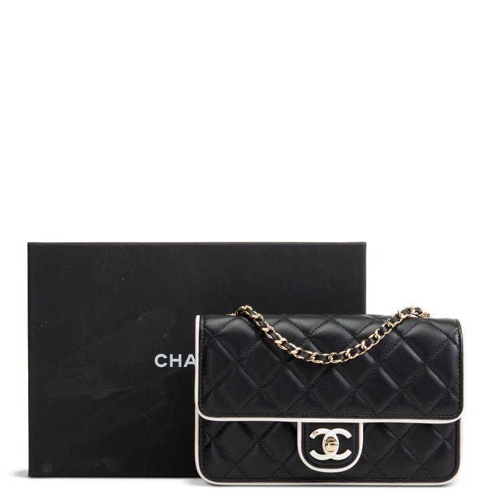 CHANEL Quilted Wallet On Chain - Black