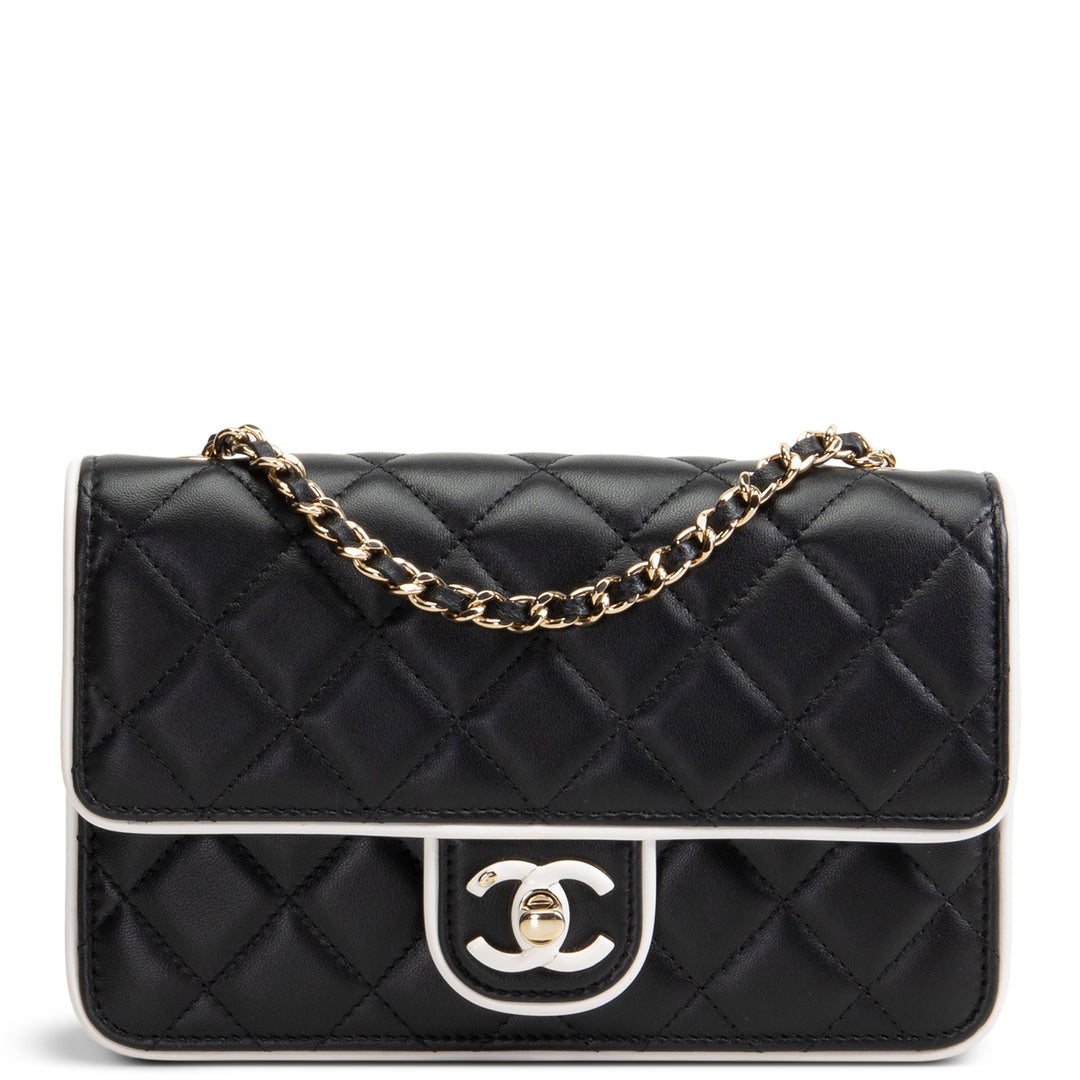 CHANEL Quilted Wallet On Chain - Black