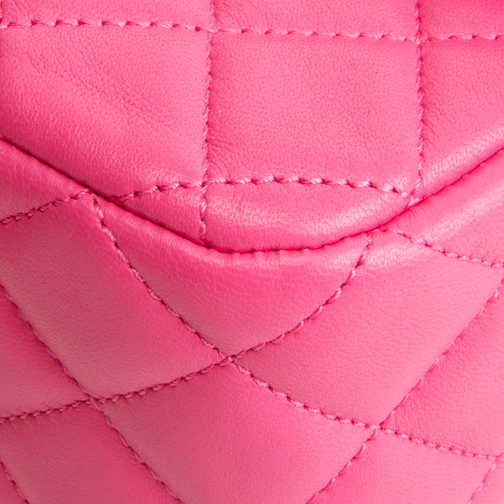 CHANEL Coco de Toi Heart Chain Flap Bag - Pink