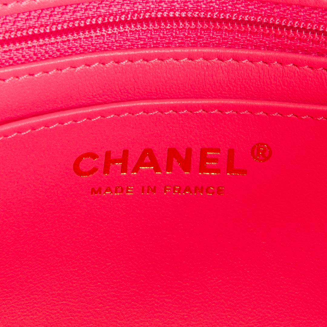 CHANEL Coco de Toi Heart Chain Flap Bag - Pink