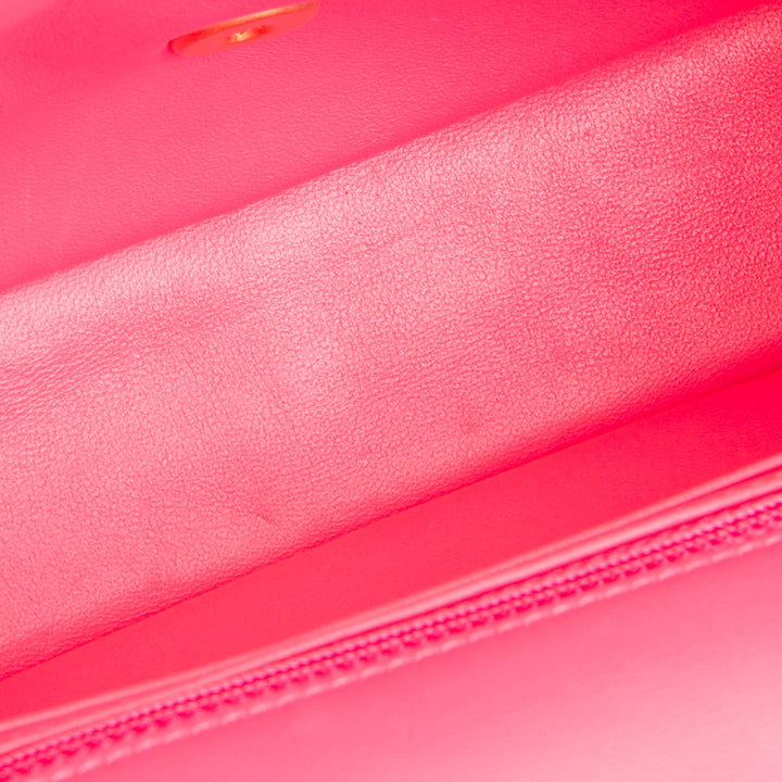 CHANEL Coco de Toi Heart Chain Flap Bag - Pink
