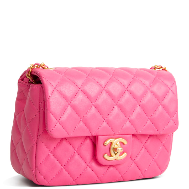 CHANEL Coco de Toi Heart Chain Flap Bag - Pink