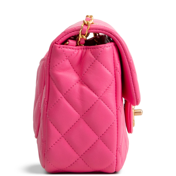 CHANEL Coco de Toi Heart Chain Flap Bag - Pink
