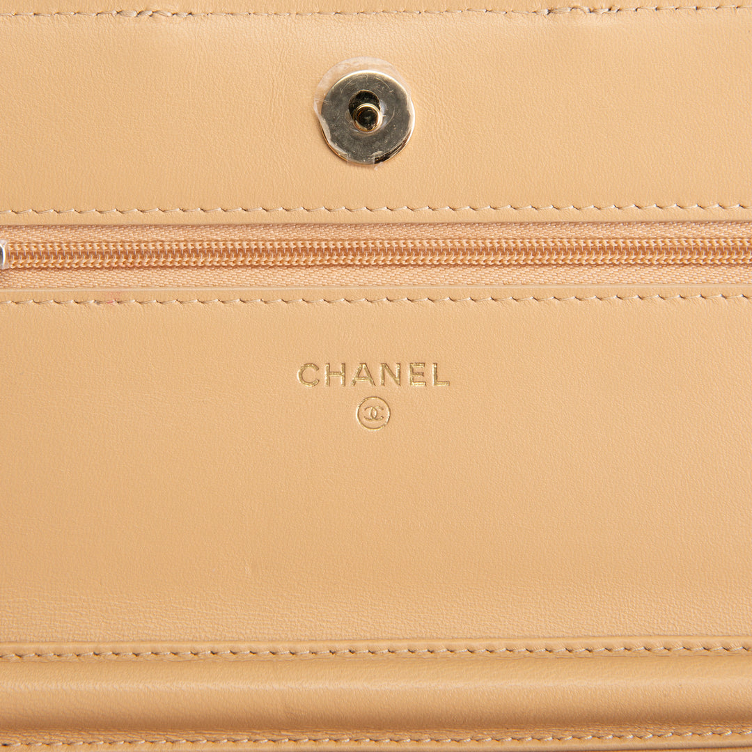 CHANEL Lambskin Bicolor Wallet on Chain - Beige/Black