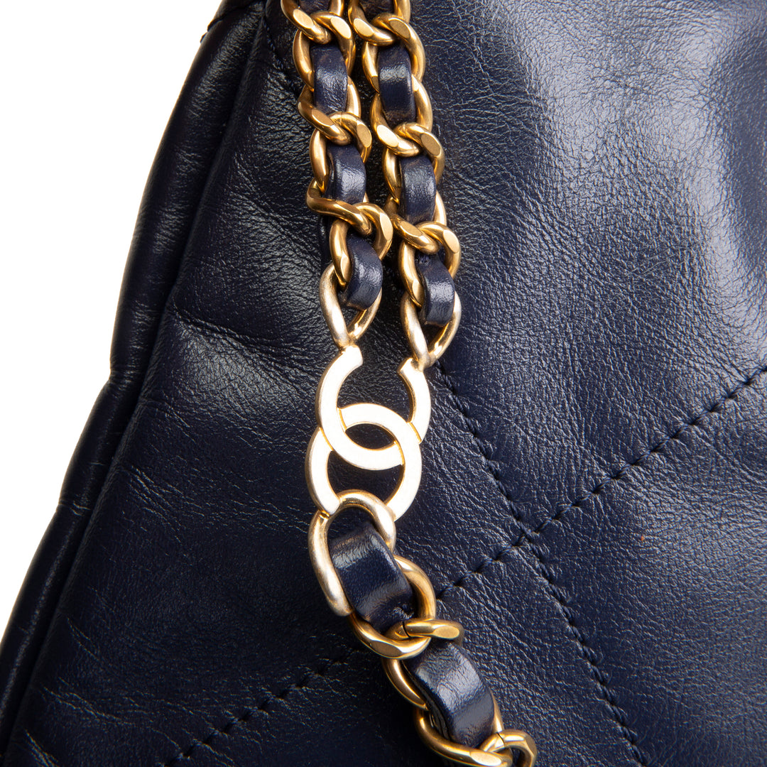 CHANEL Medium 22 Backpack - Navy