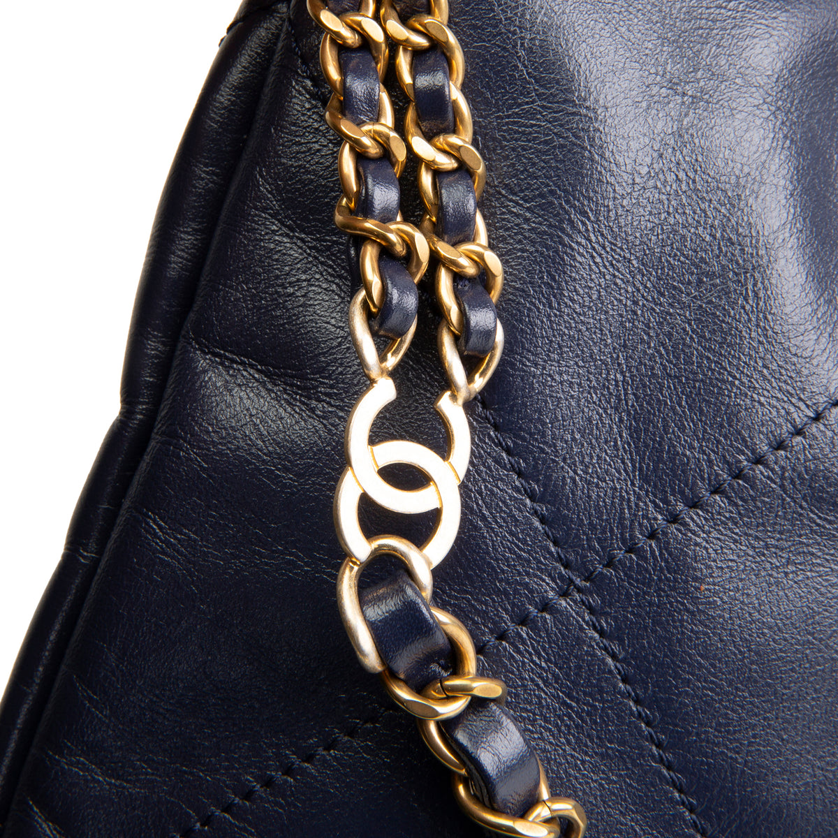 CHANEL Medium 22 Backpack - Navy