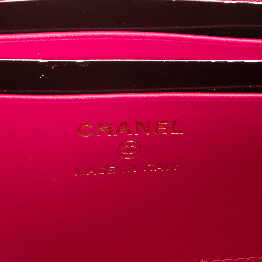 CHANEL Classic Clutch w/ Chain - Quilted Caviar - Pink