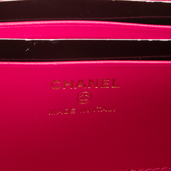 CHANEL Classic Clutch w/ Chain - Quilted Caviar - Pink