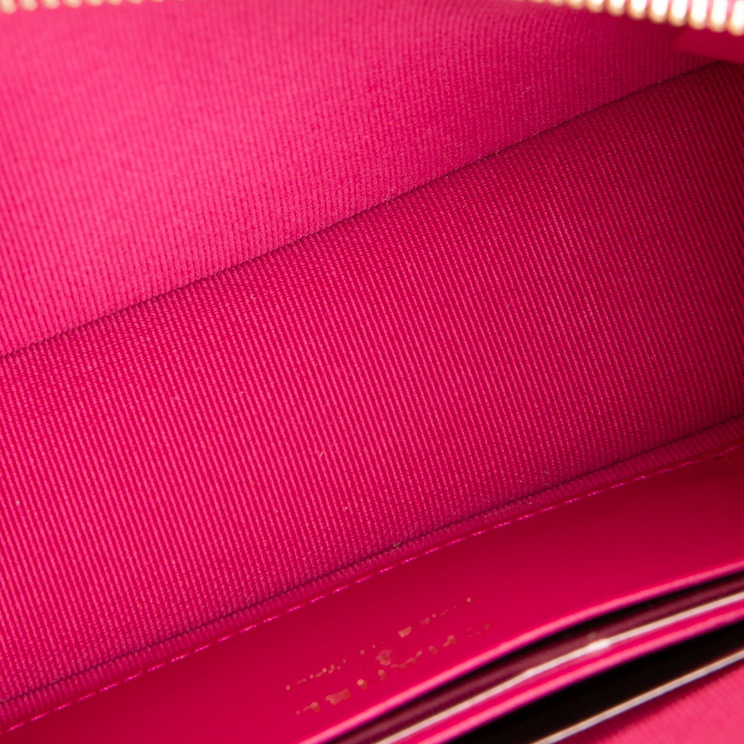 CHANEL Classic Clutch w/ Chain - Quilted Caviar - Pink