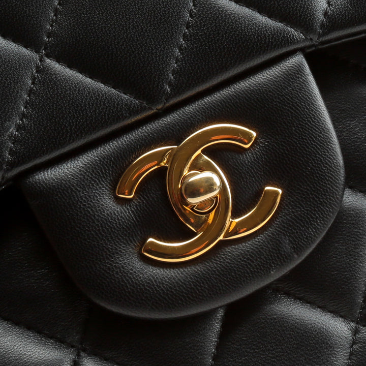 CHANEL Jumbo Double Flap Quilted Lambskin w/gold