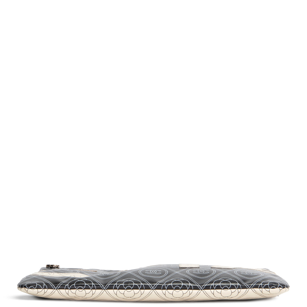 CHANEL Camellia Maxi Pouch - Black/Ivory