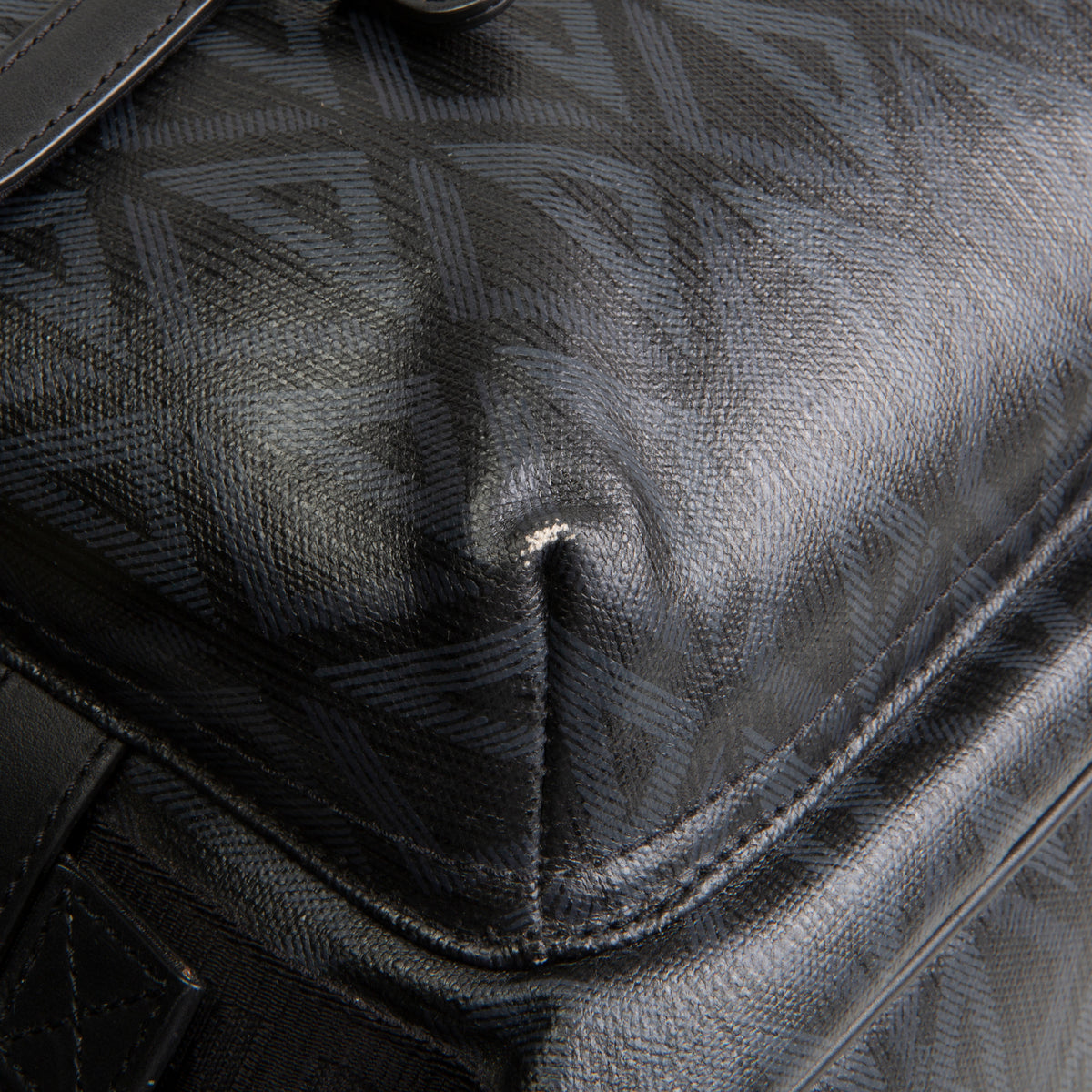 DIOR Men Hit The Road Backpack - CD Diamond Canvas