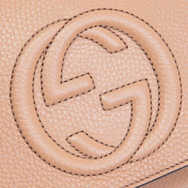 GUCCI Medium Soho Chain Crossbody - Nude