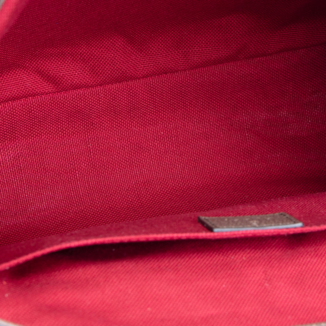 GUCCI GG Supreme Messenger