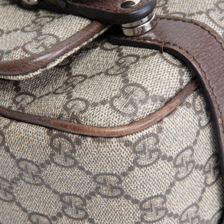 GUCCI GG Supreme Messenger