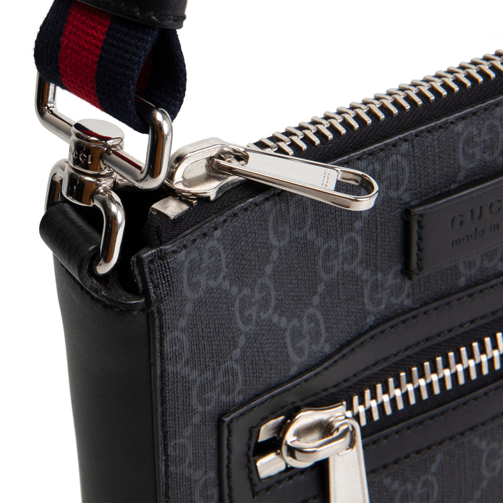 GUCCI GG Supreme Messenger - Black