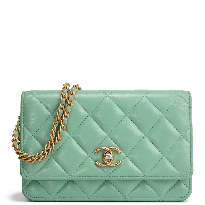 CHANEL Lambskin Logo Wallet on Chain - Green