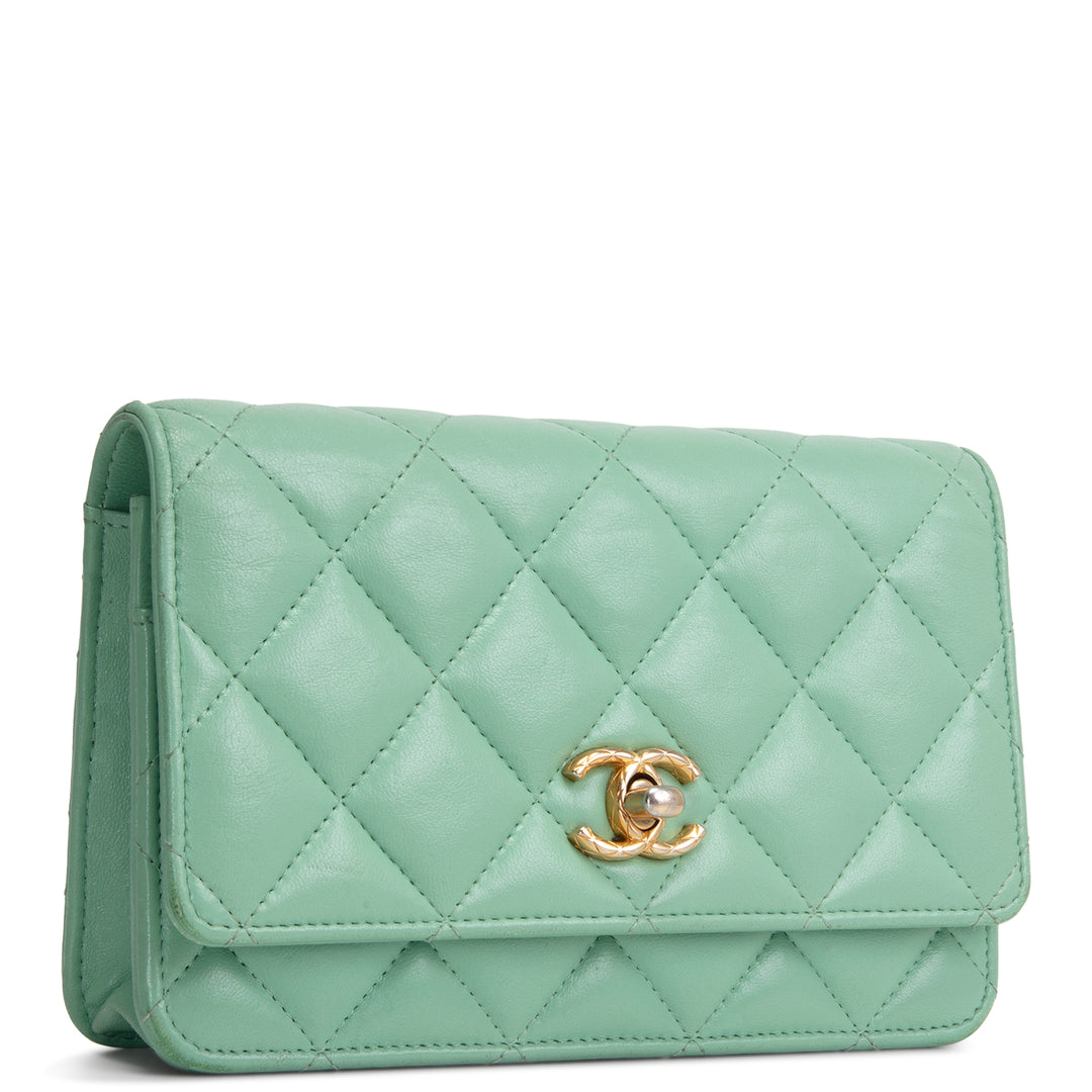 CHANEL Lambskin Logo Wallet on Chain - Green