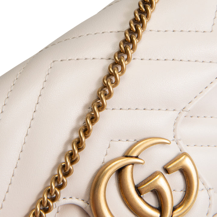 GUCCI Super Mini GG Marmont - White