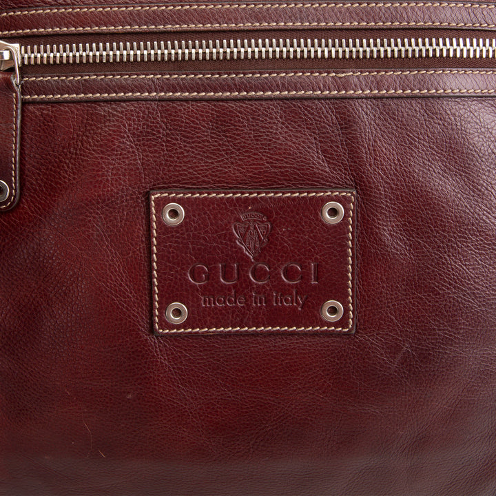 GUCCI Leather Crest Messenger - Burgundy