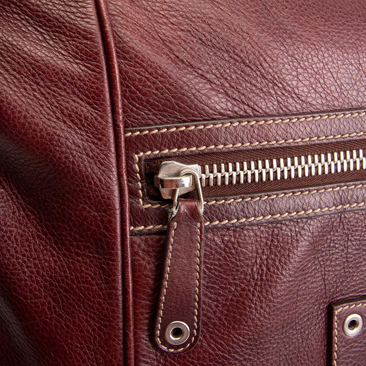 GUCCI Leather Crest Messenger - Burgundy