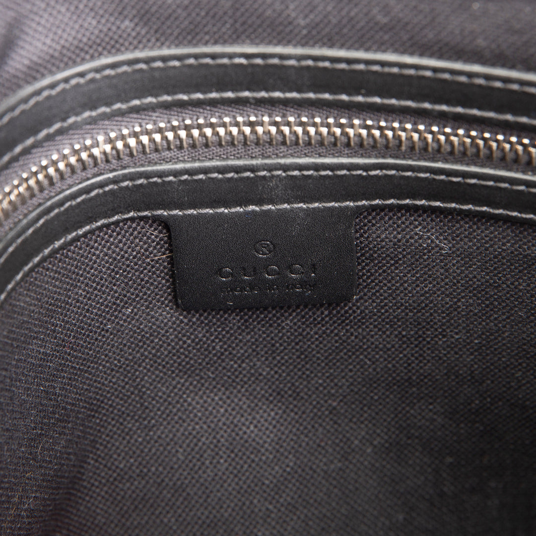 GUCCI GG Supreme Messenger - Black