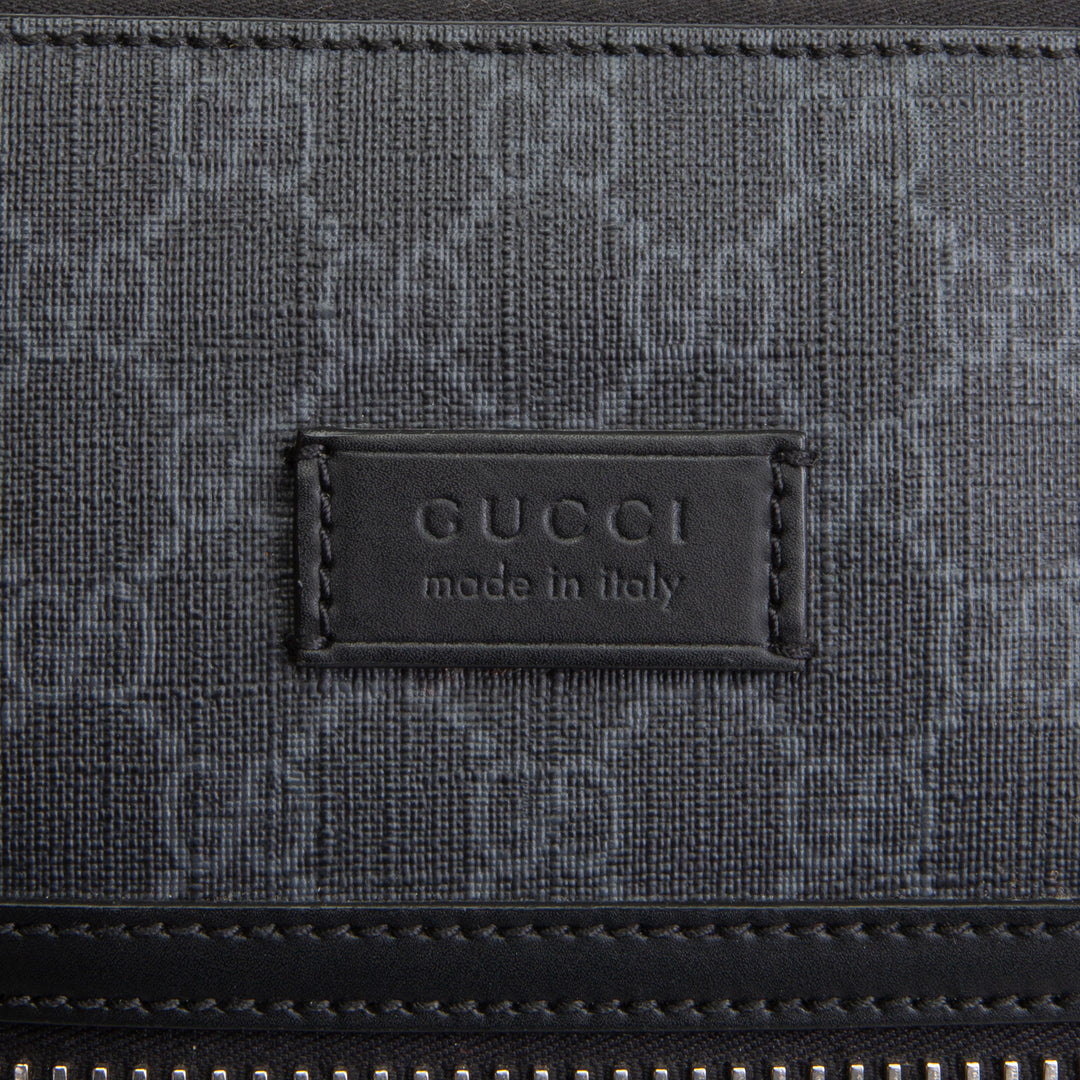 GUCCI GG Supreme Messenger - Black