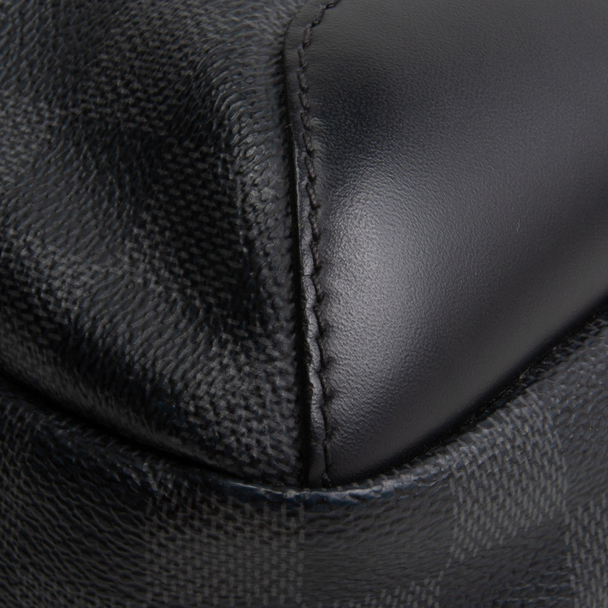 LOUIS VUITTON Damier Graphite Avenue Sling Bag