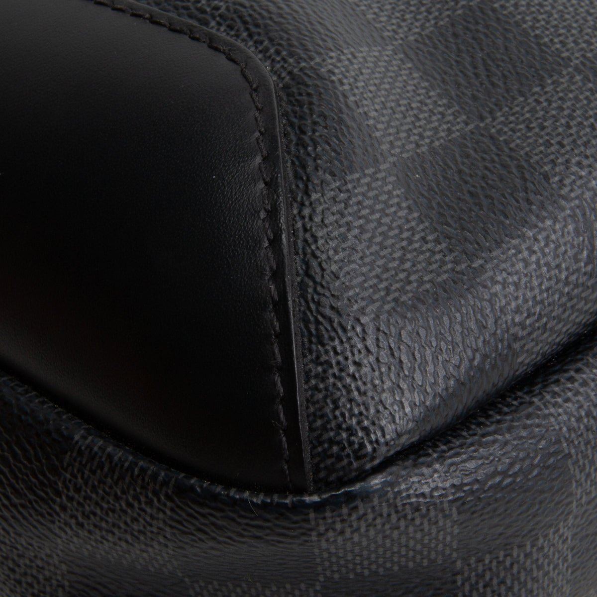 LOUIS VUITTON Damier Graphite Avenue Sling Bag