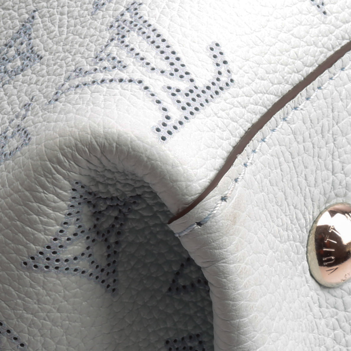 Louis Vuitton Carmel Hobo Mahina Leather White 1487331