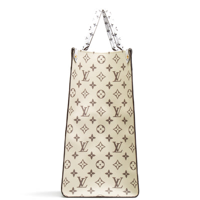 LOUIS VUITTON Monogram Giant Onthego GM - White