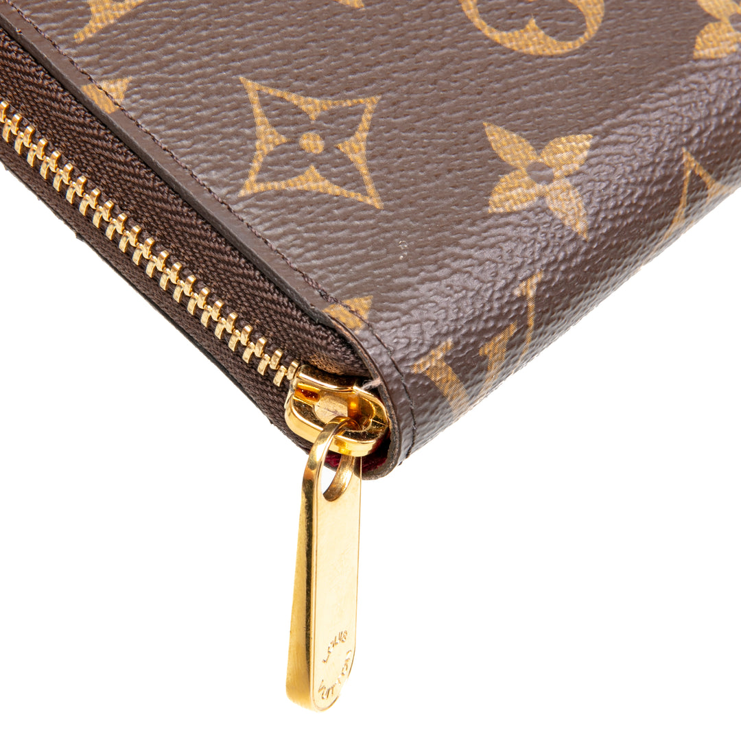 LOUIS VUITTON Zippy Wallet