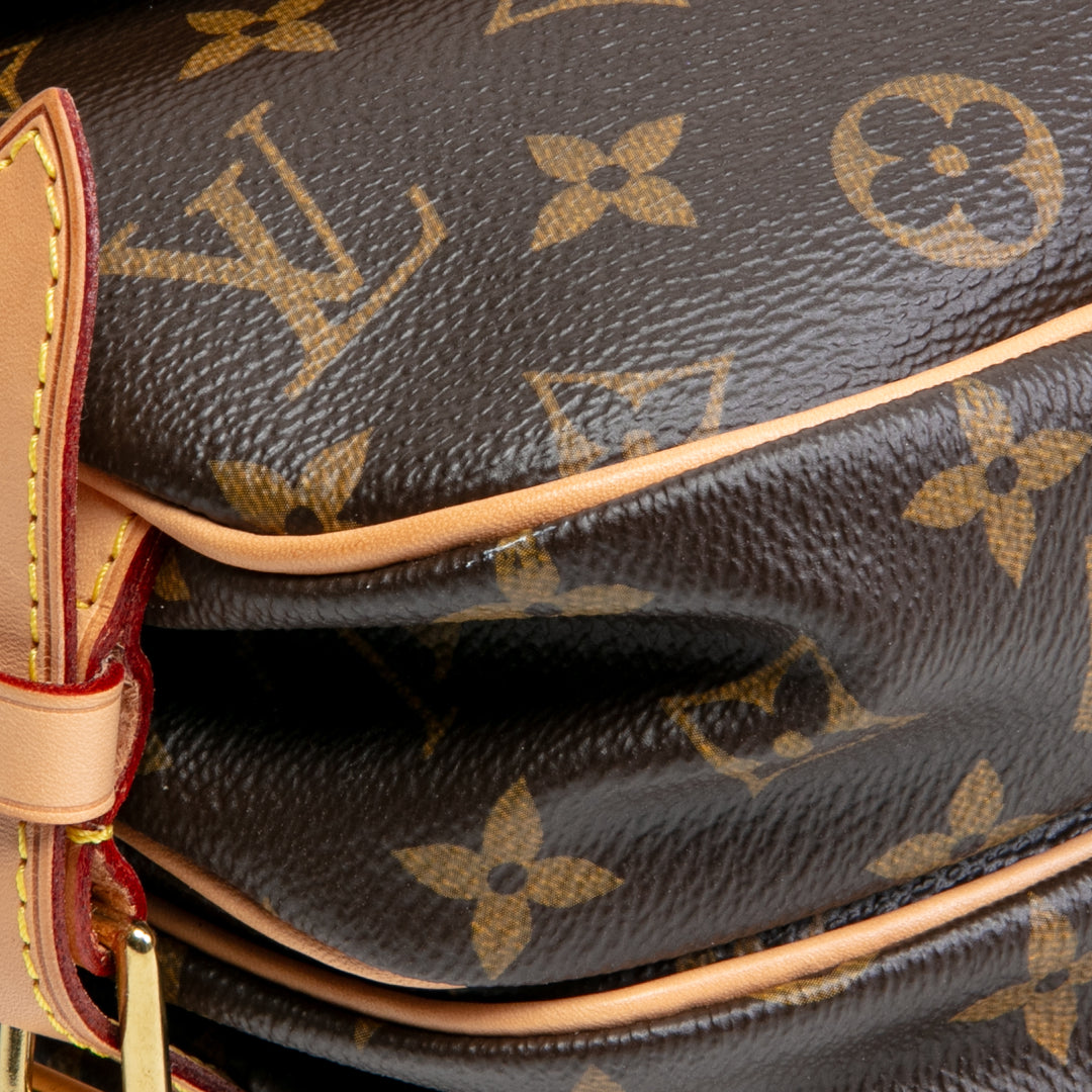 LOUIS VUITTON Monogram Saumur 30 Messenger