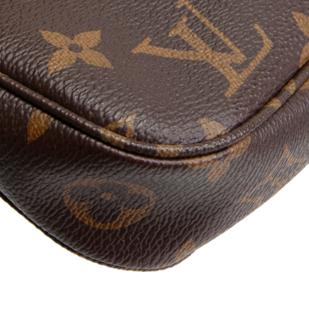 LOUIS VUITTON Monogram Pochette Accessoires