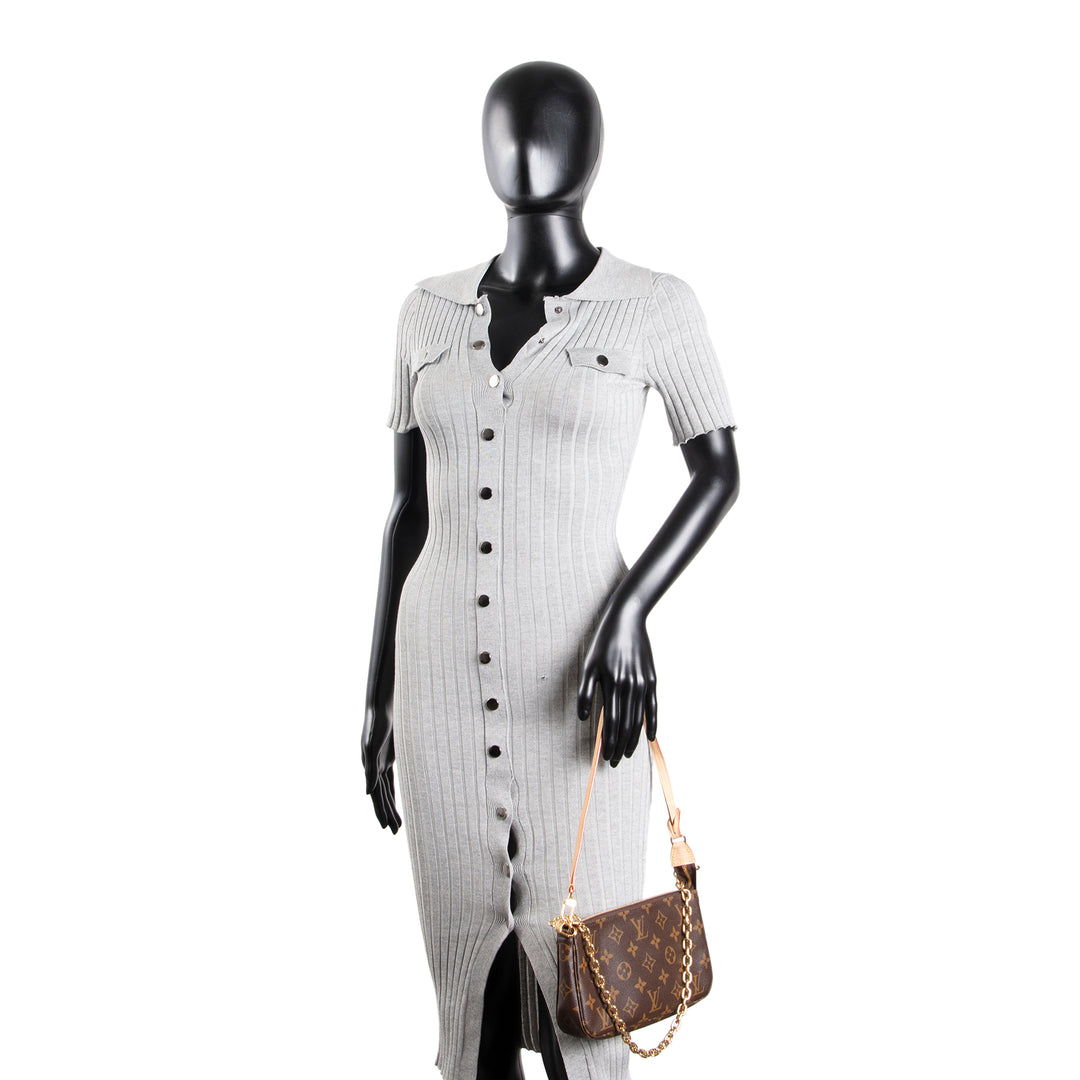 LOUIS VUITTON Monogram Pochette Accessoires