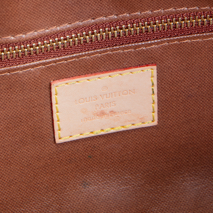 LOUIS VUITTON Toiletry Bag Monogram 25