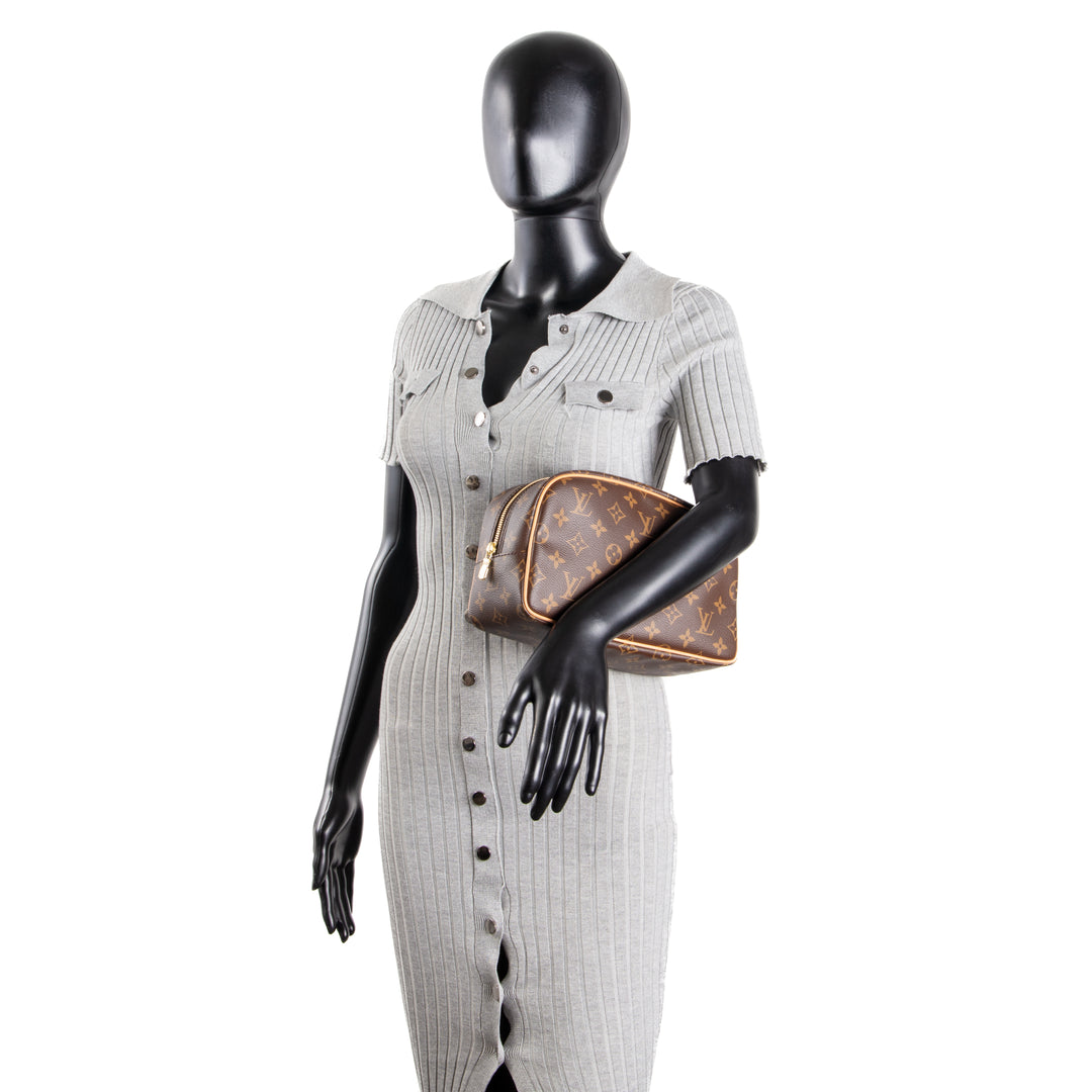 LOUIS VUITTON Toiletry Bag Monogram 25