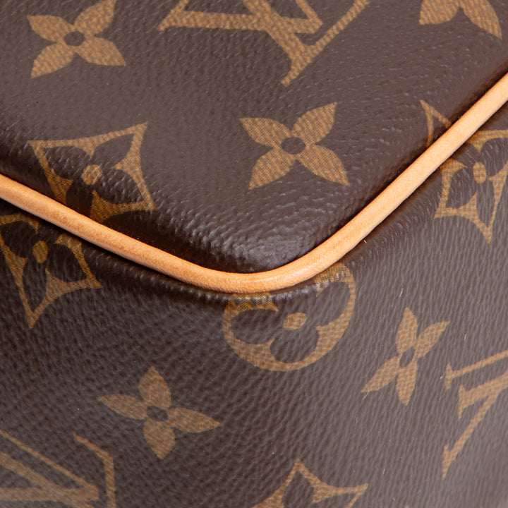 LOUIS VUITTON Toiletry Bag Monogram 25